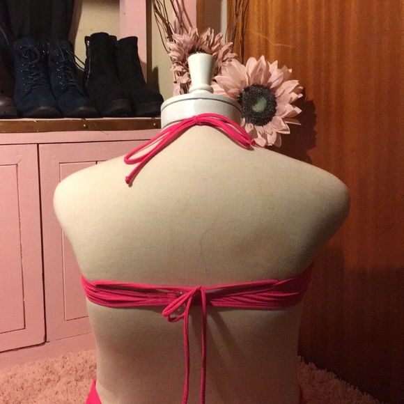 Bikini - Picture 2 of 2